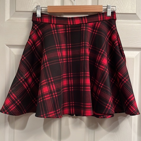 Hot Topic brand size S skirt with pockets and zipper - Picture 2 of 4